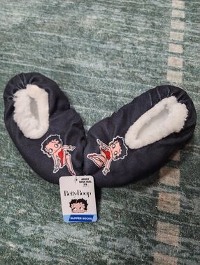 Betty Boop Black Women's Plush-Lined Footie Slippers with Red Accent